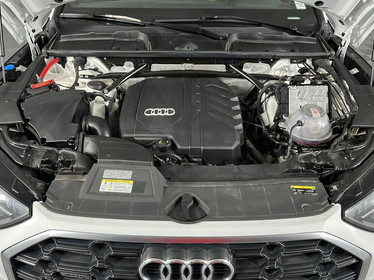 Used 2023 Glacier White Metallic Audi S line Premium image 3