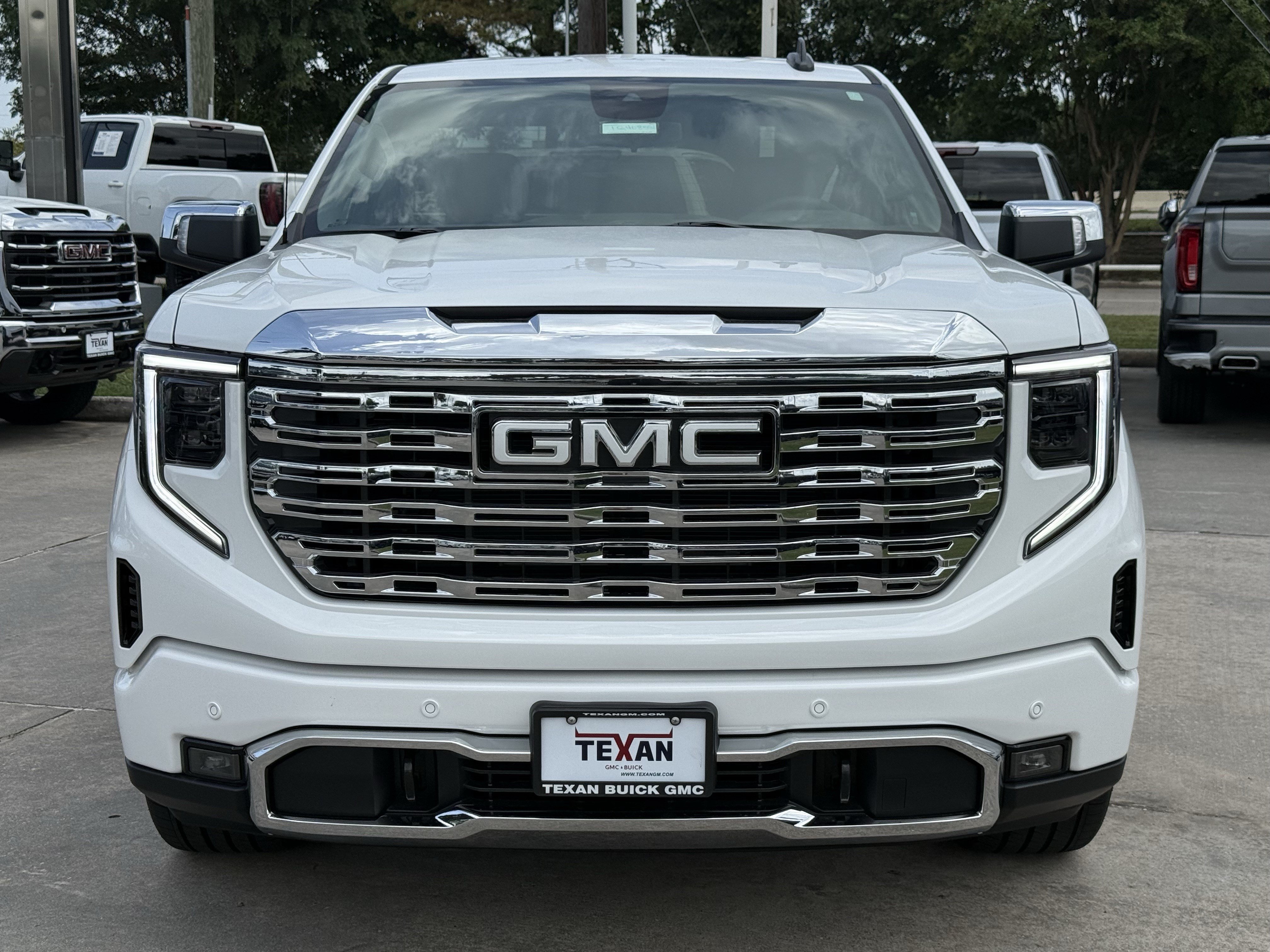 New 2026 Summit White GMC Pro image 6