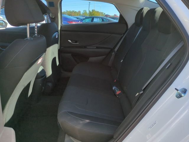 New 2026 White Hyundai SE image 38