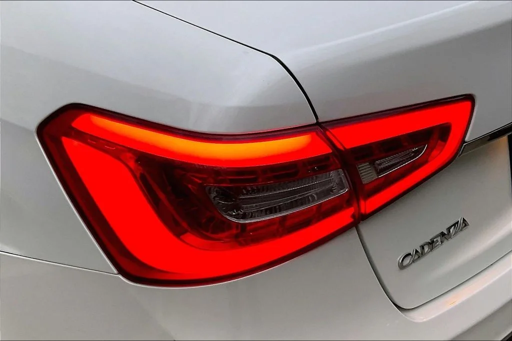 Used 2016 White Kia Premium image 33