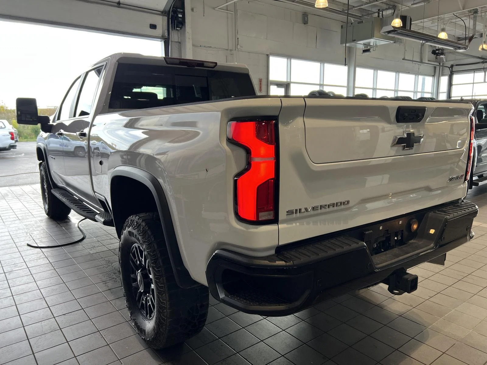 Used 2025 Summit White Chevrolet ZR2 image 6