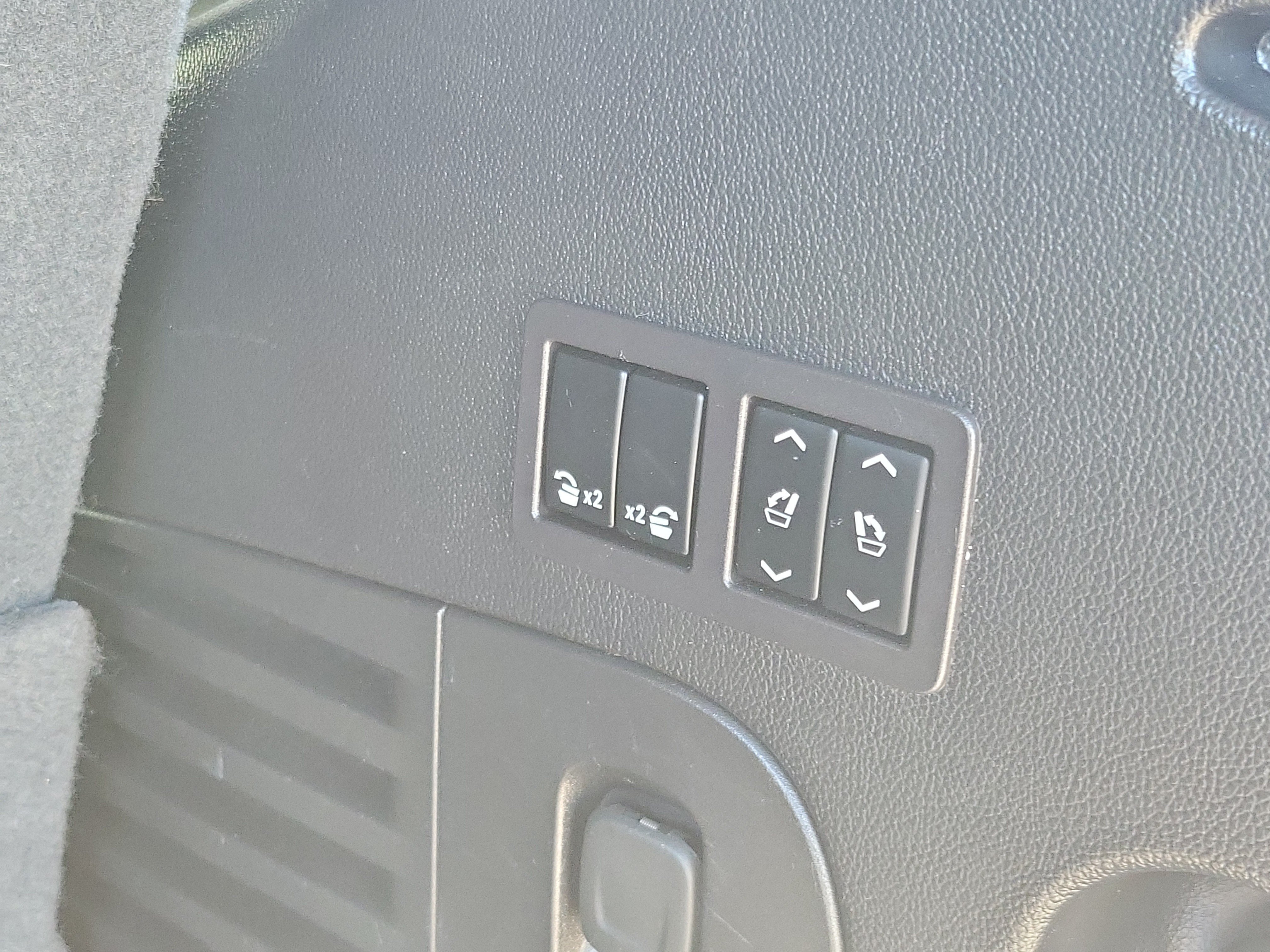 Used 2019 Blue Chevrolet Premier image 9