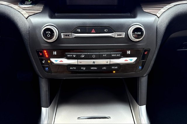 Used 2020 White Ford Limited image 17