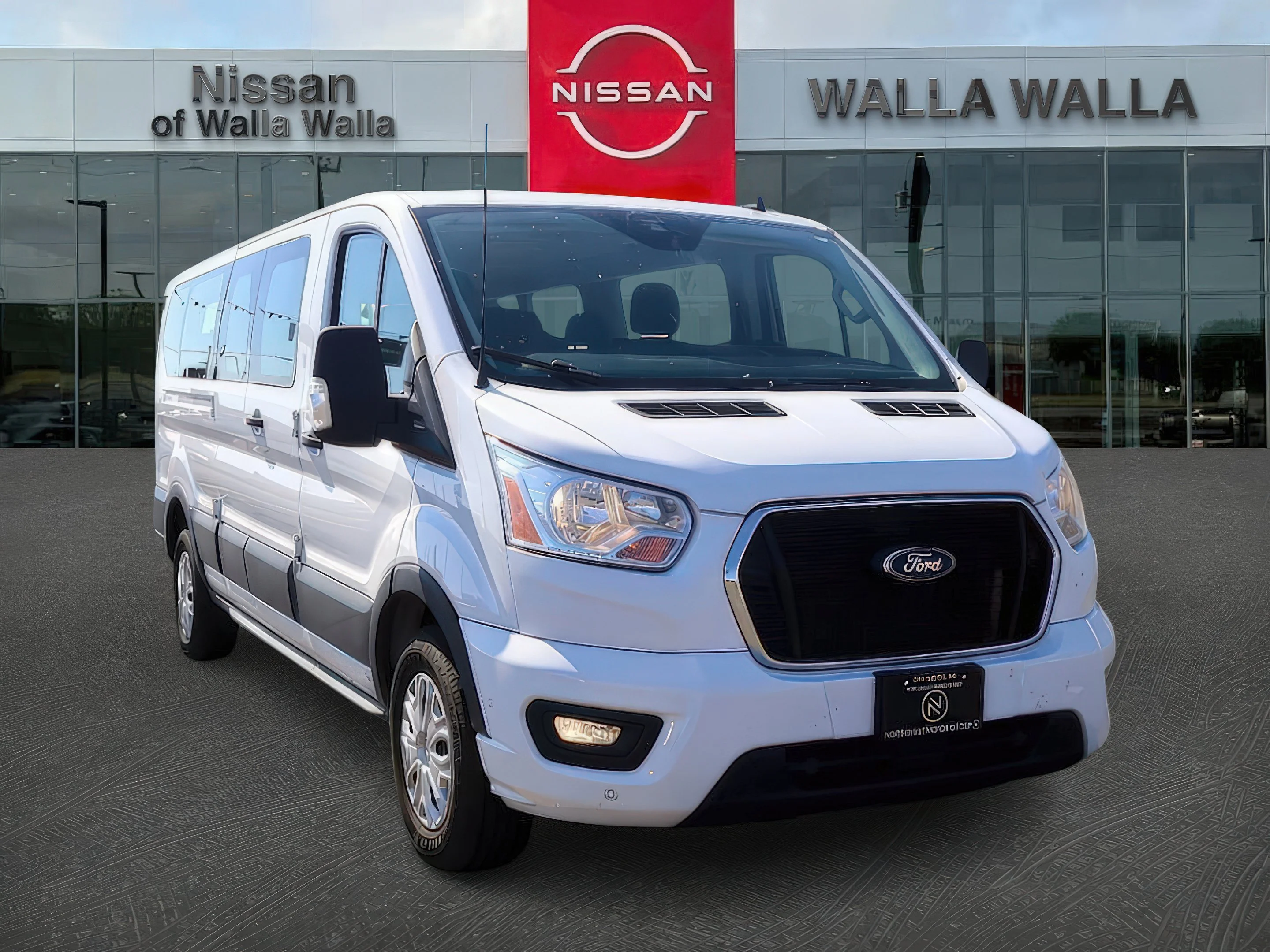 2021 Ford Transit 350 XLT Low Roof Sliding Pass. 148's photo