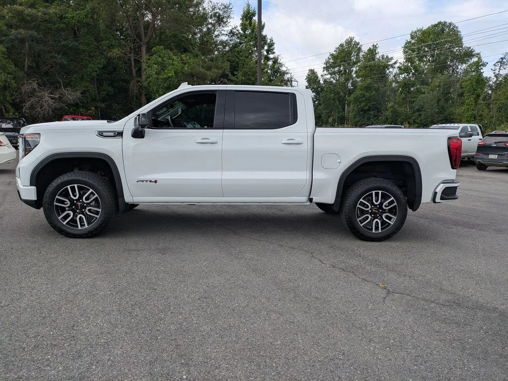 Used 2026 White GMC AT4 image 8
