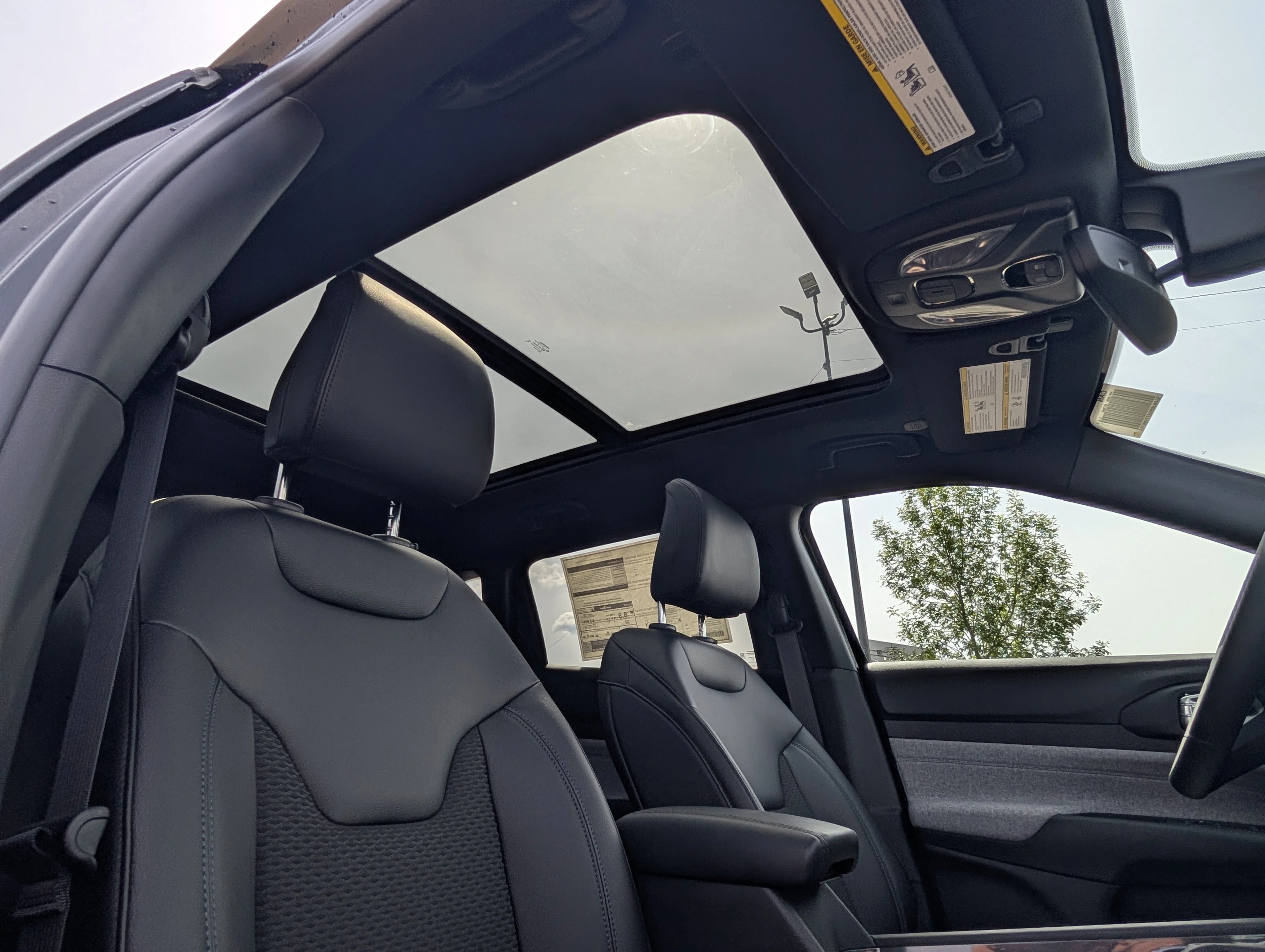 New 2026 Diamond Black Crystal Pearl Jeep North image 23