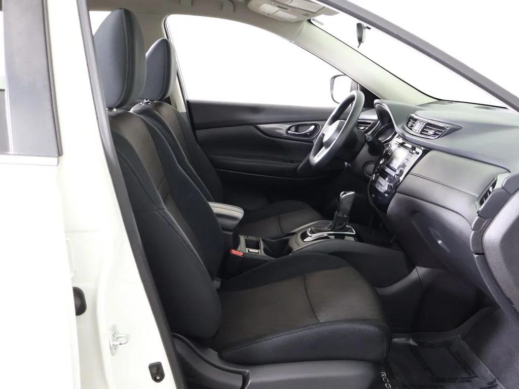 Used 2017 White Nissan SV image 28