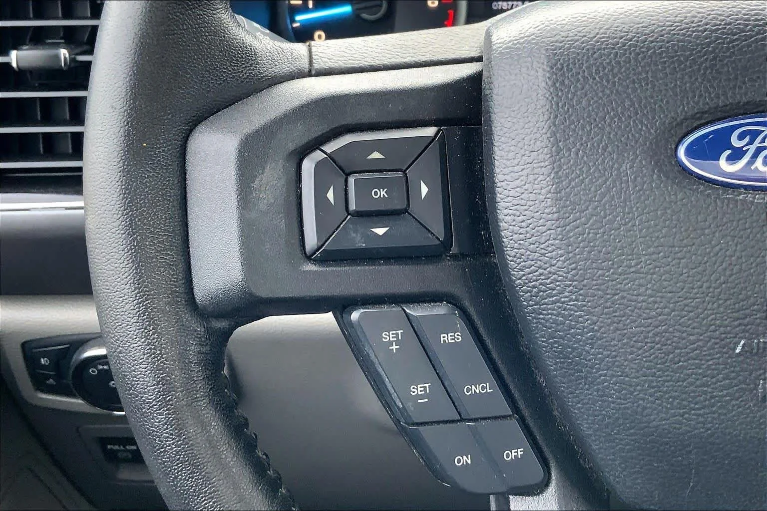 Used 2019 Ingot Silver/Magnetic Ford XLT image 23