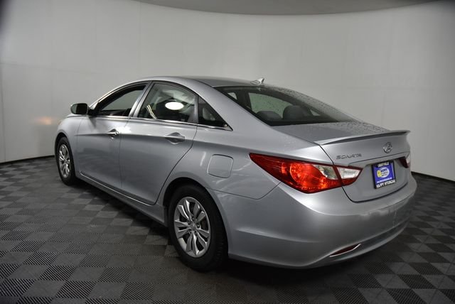 Used 2011 Silver Hyundai GLS image 7