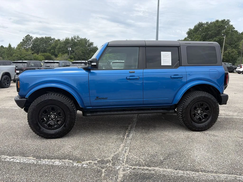 Used 2021 Blue Ford Wildtrak image 3