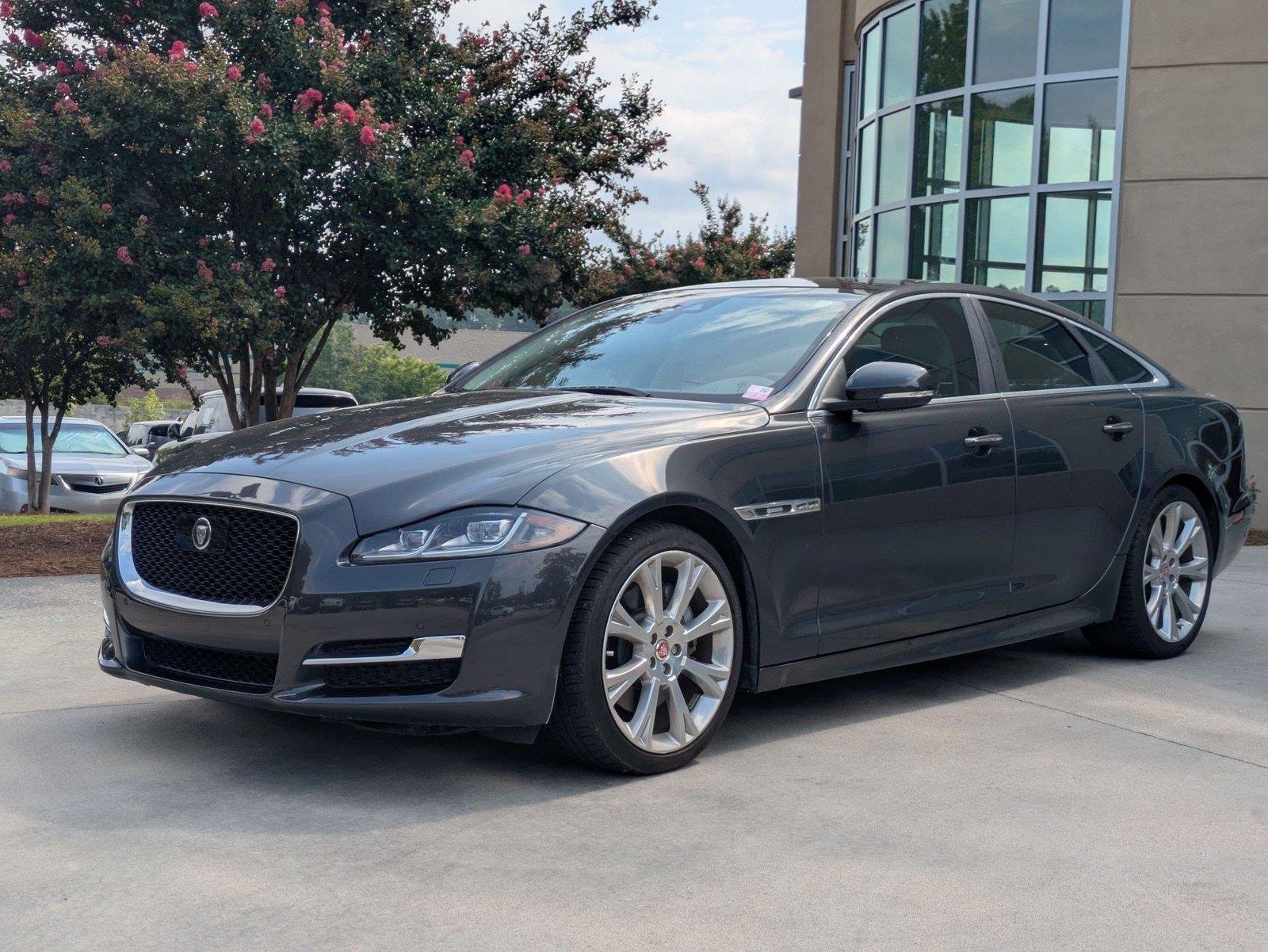 2019 Jaguar XJ R-Sport