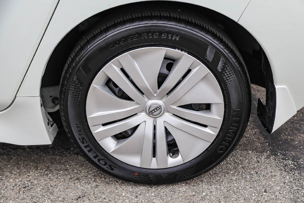 Used 2023 White Nissan S image 8