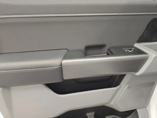 New 2026 Oxford White Ford F-250® XLT image 22