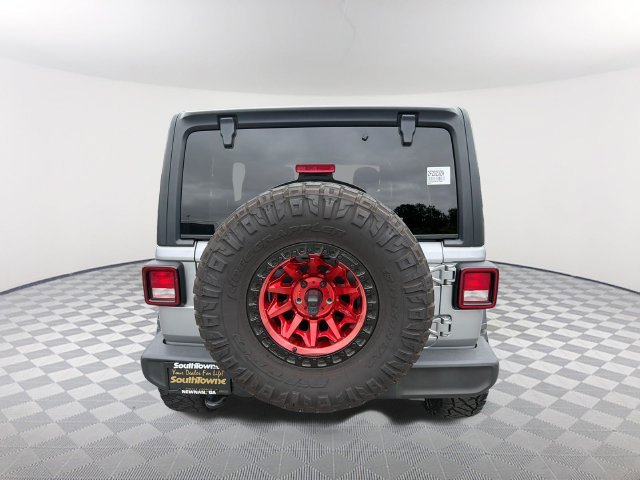 Used 2020 Silver Jeep Unlimited Sport Altitude image 6