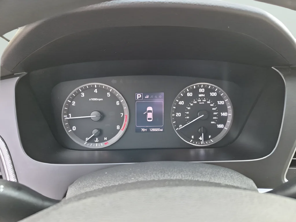 Used 2015 Brown Hyundai SE image 21