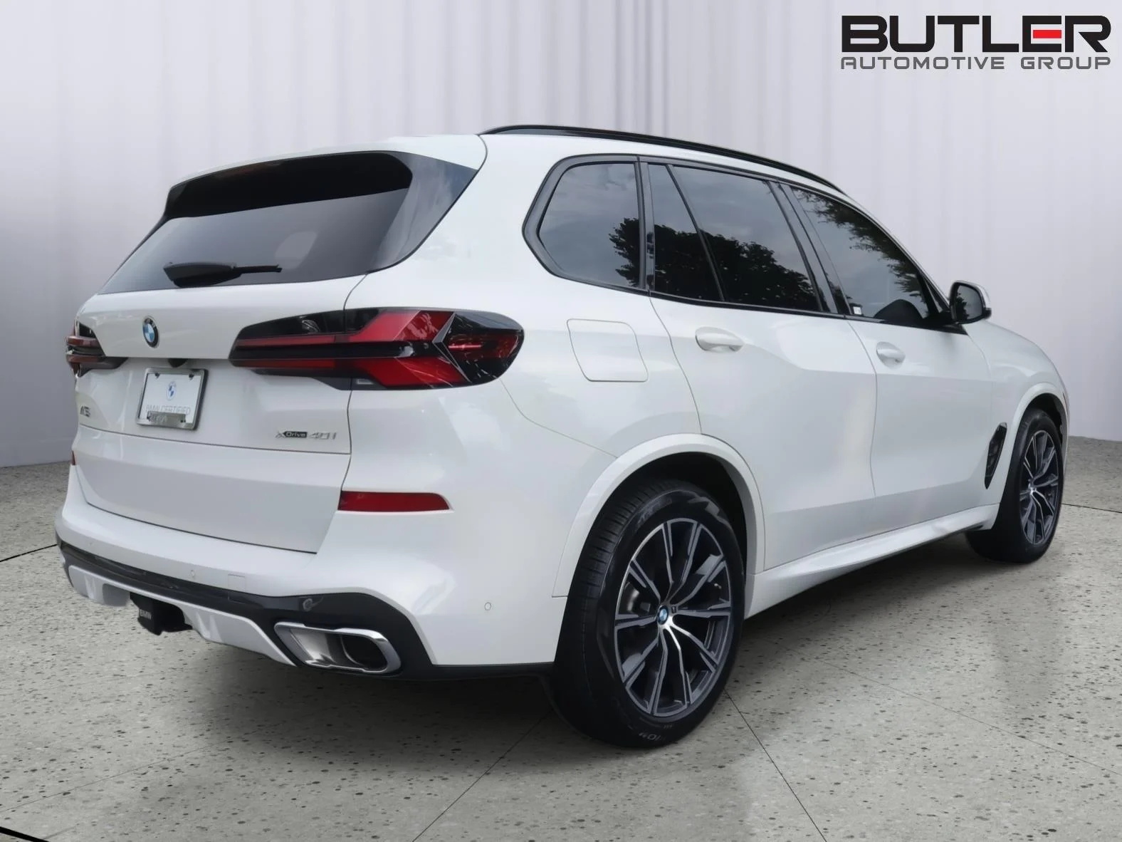Certified Used 2024 Alpine White BMW xDrive40i image 7