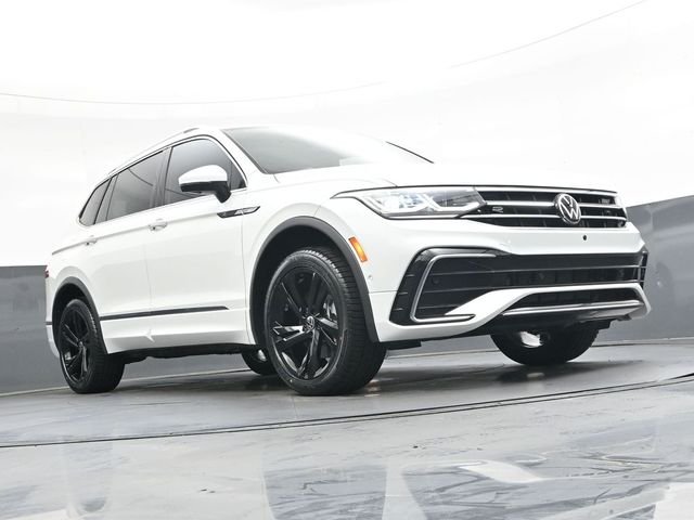 Used 2023 White Volkswagen 2.0T SEL R-Line image 30