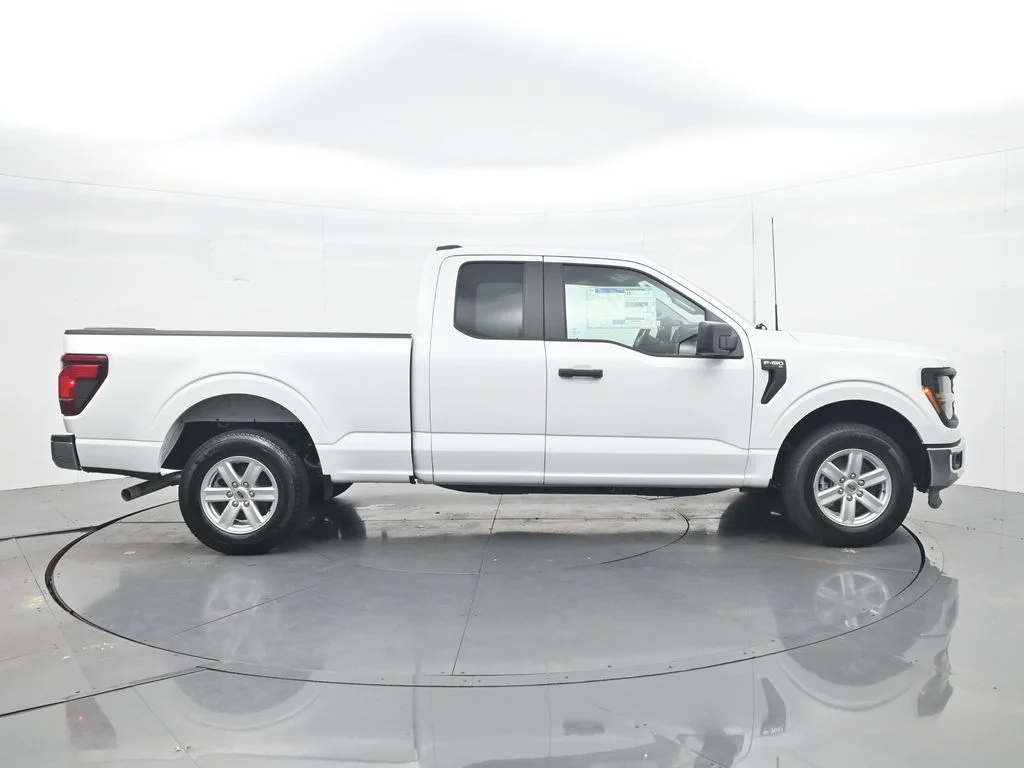 New 2026 Oxford White Ford XL image 6