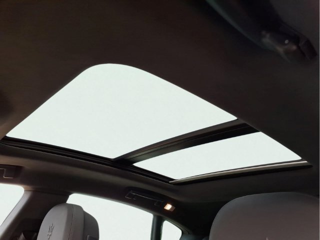 Used 2023 White Maserati Modena image 17