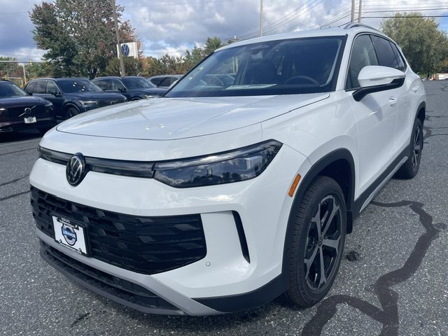 New 2026 Pure White Volkswagen 2.0T SE image 1
