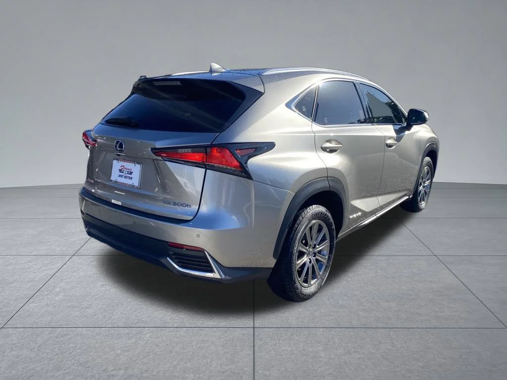 Used 2019 Silver Lexus 300h image 15