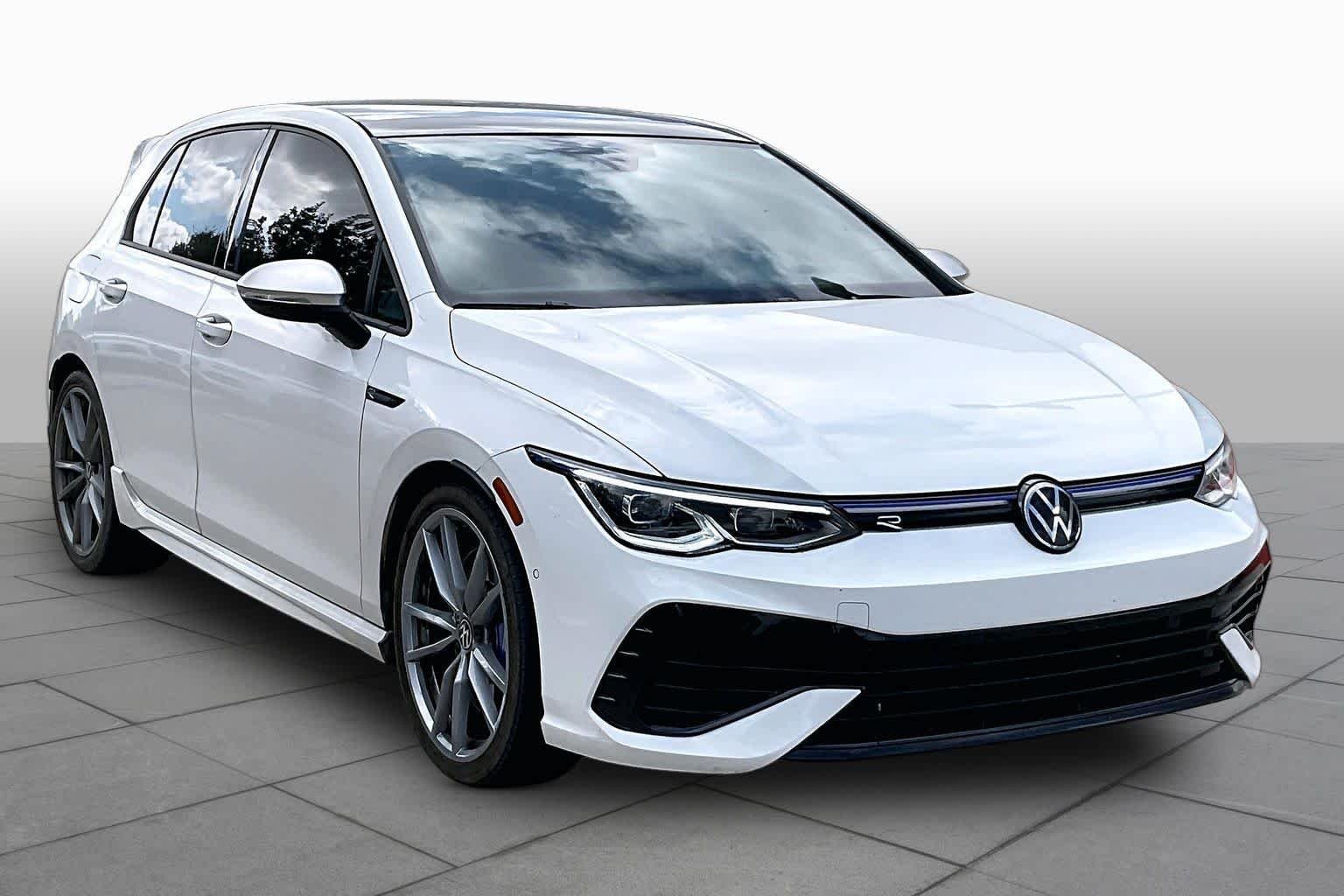 Used 2024 Pure White Volkswagen  image 3