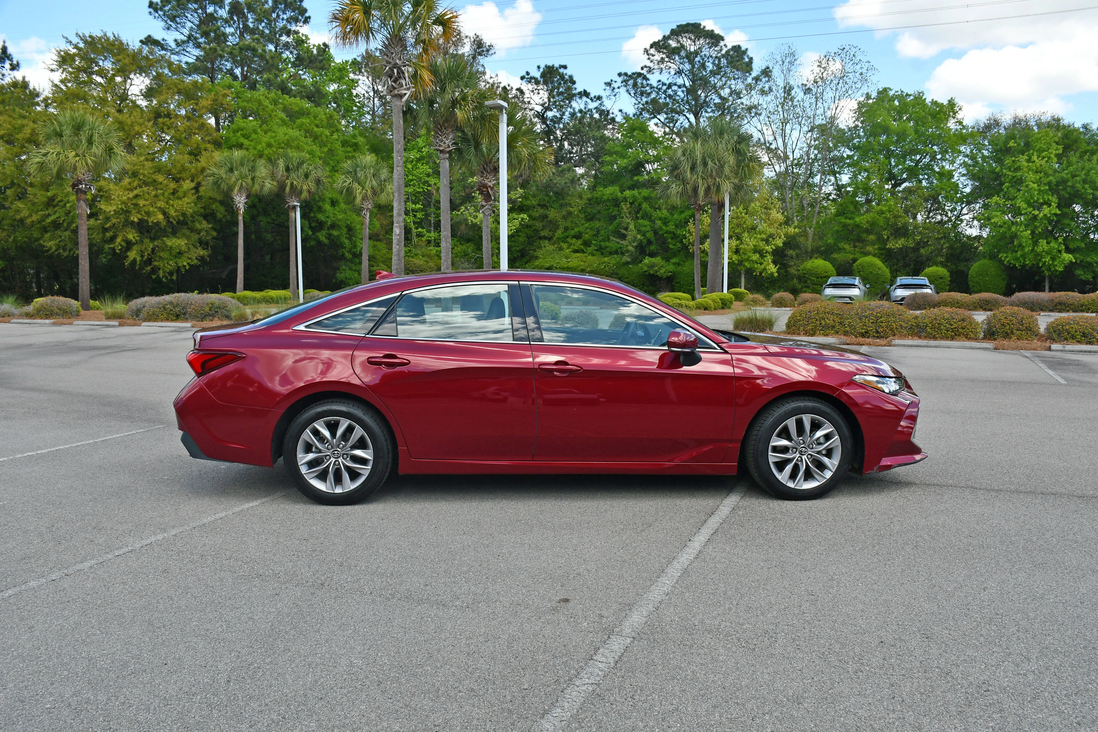 2019 Toyota Avalon XLE's photo