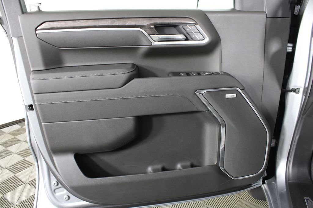 2026 Chevrolet Silverado 1500 LTZ - Photo 10