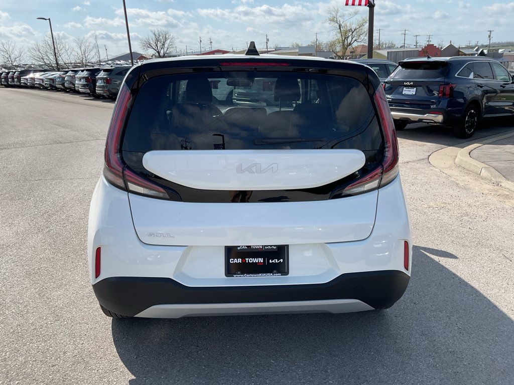 Used 2025 Whi Kia LX image 7
