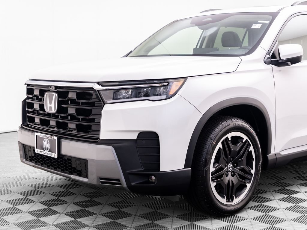 New 2026 Platinum White Pearl Honda Touring image 38