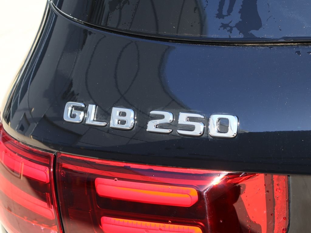 New 2026 Night Black Mercedes-Benz GLB 250 image 8