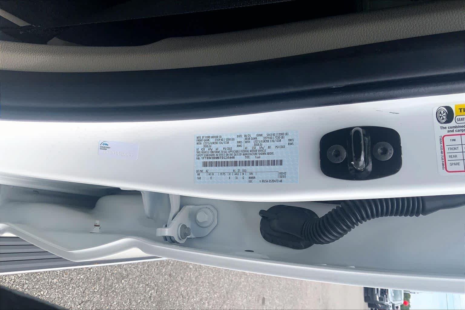 Used 2026 Star White Ford Platinum image 32