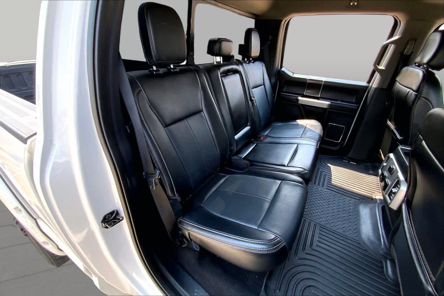 Used 2020 Star White Metallic Tri-Coat Ford LARIAT image 19