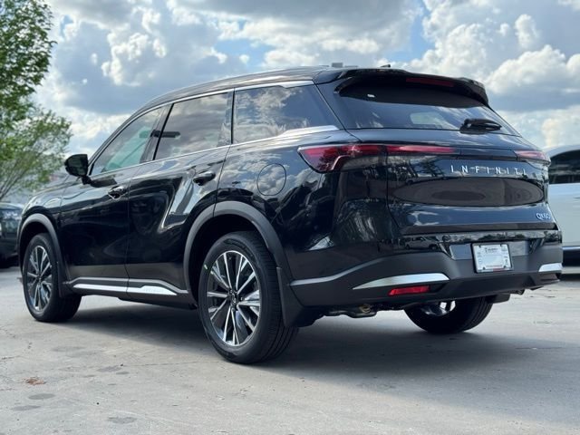 New 2026 MINERAL BLACK INFINITI Luxe FWD image 5