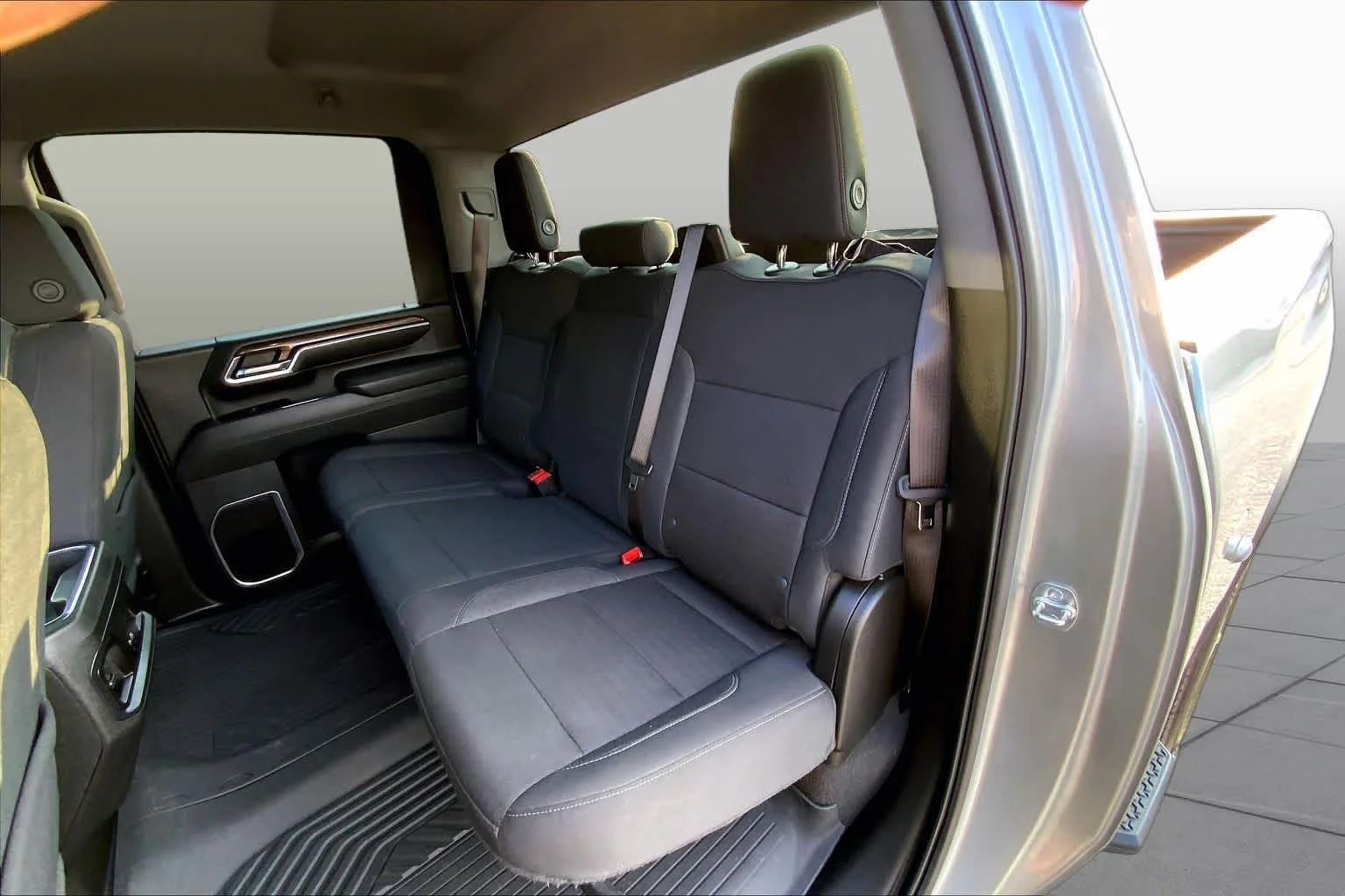 Used 2025 Sterling Gray Metallic Chevrolet LT image 20