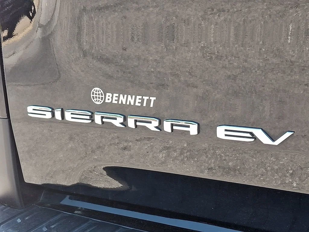 New 2026 Onyx Black GMC Elevation Extended Range image 10