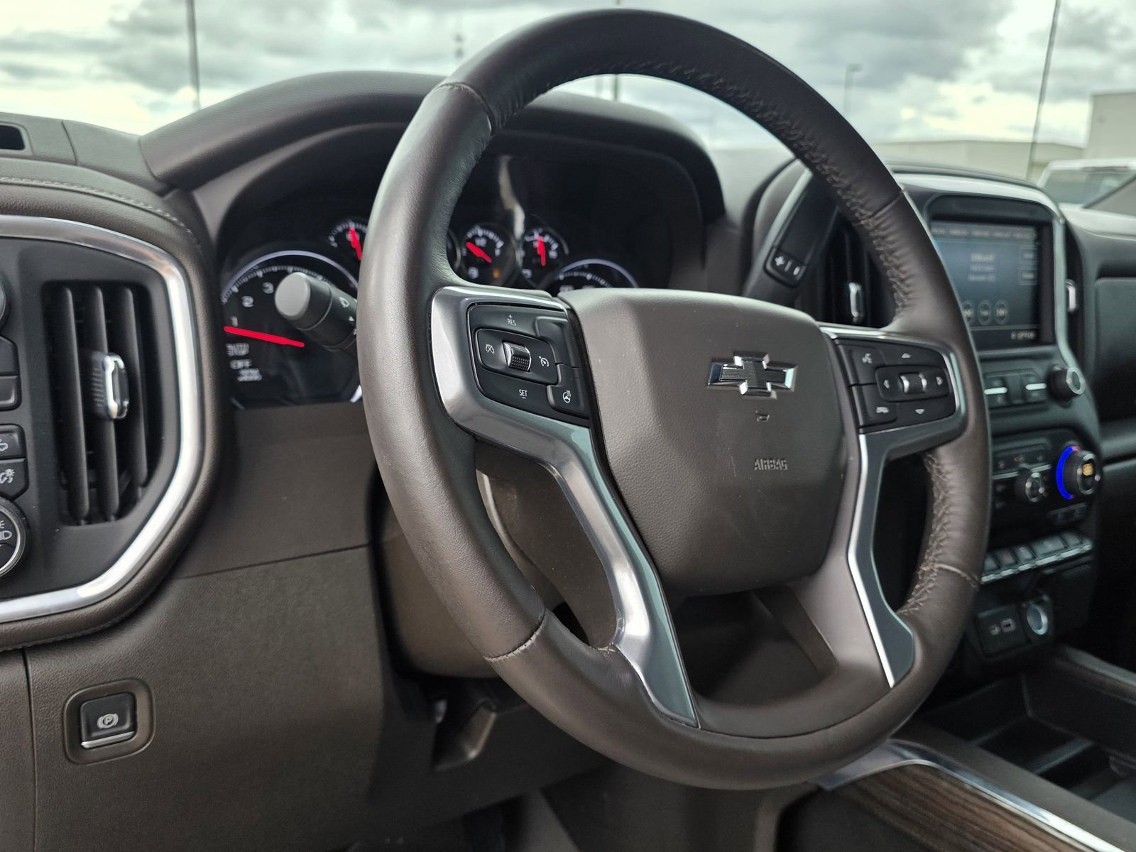 Used 2022 Summit White Chevrolet RST image 10