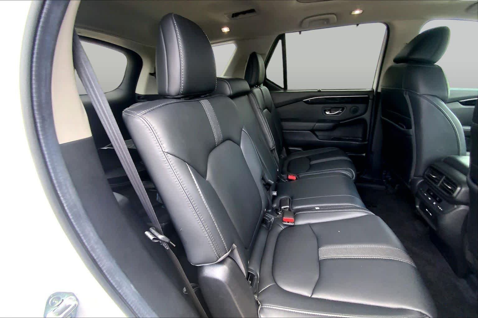 Used 2024 Platinum White Pearl Honda Touring image 19