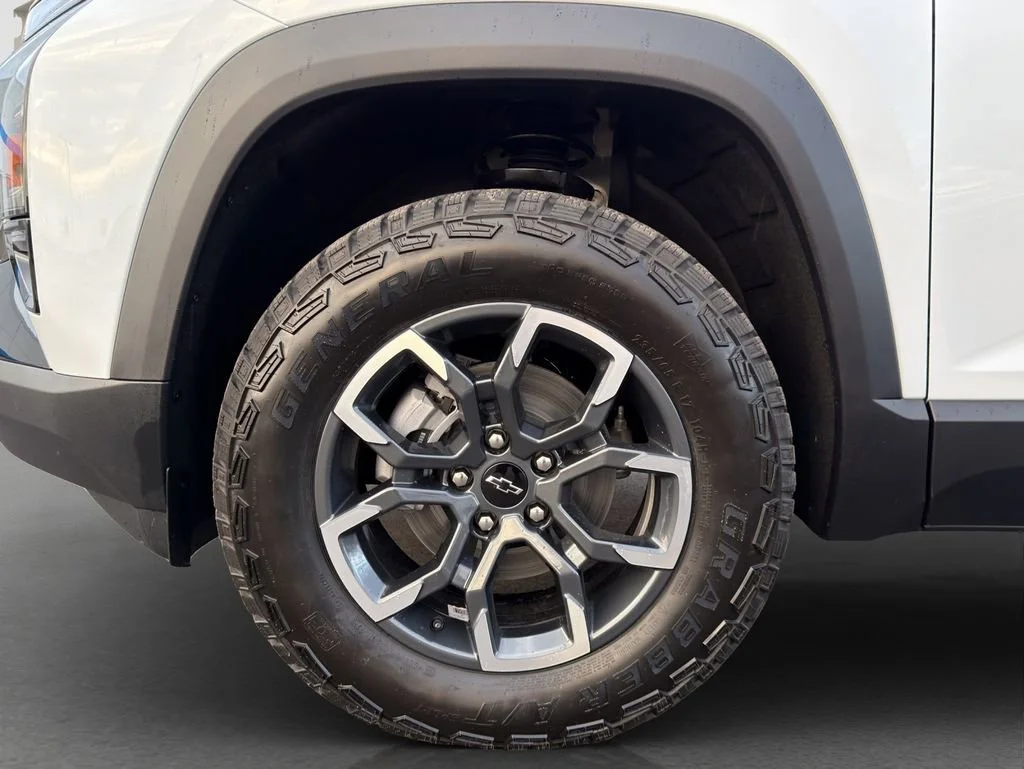 New 2026 Polar White Tricoat Chevrolet ACTIV image 21