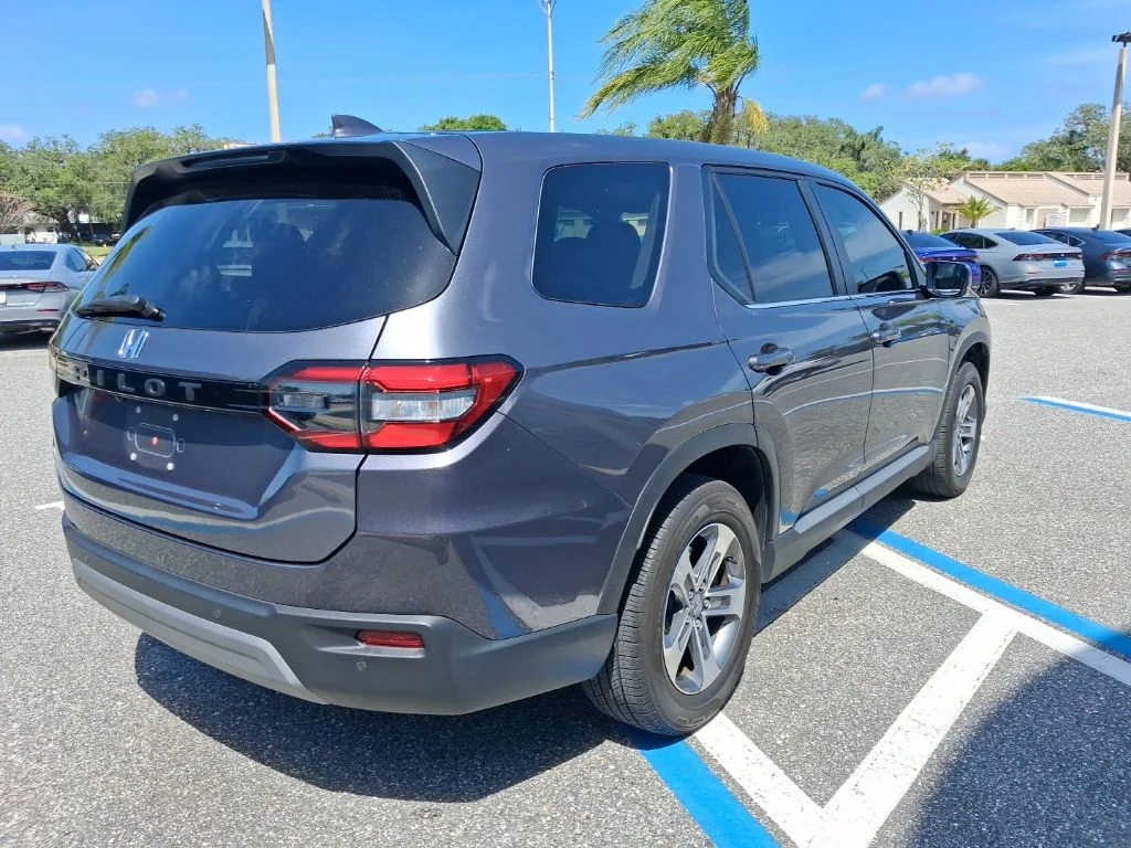 Used 2025  Honda EX-L image 5