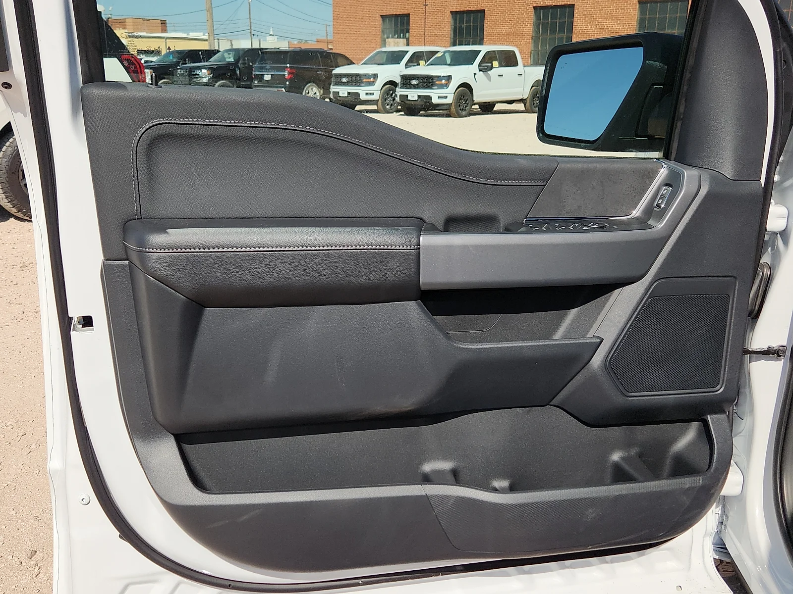 New 2026 Oxford White Ford XLT image 14