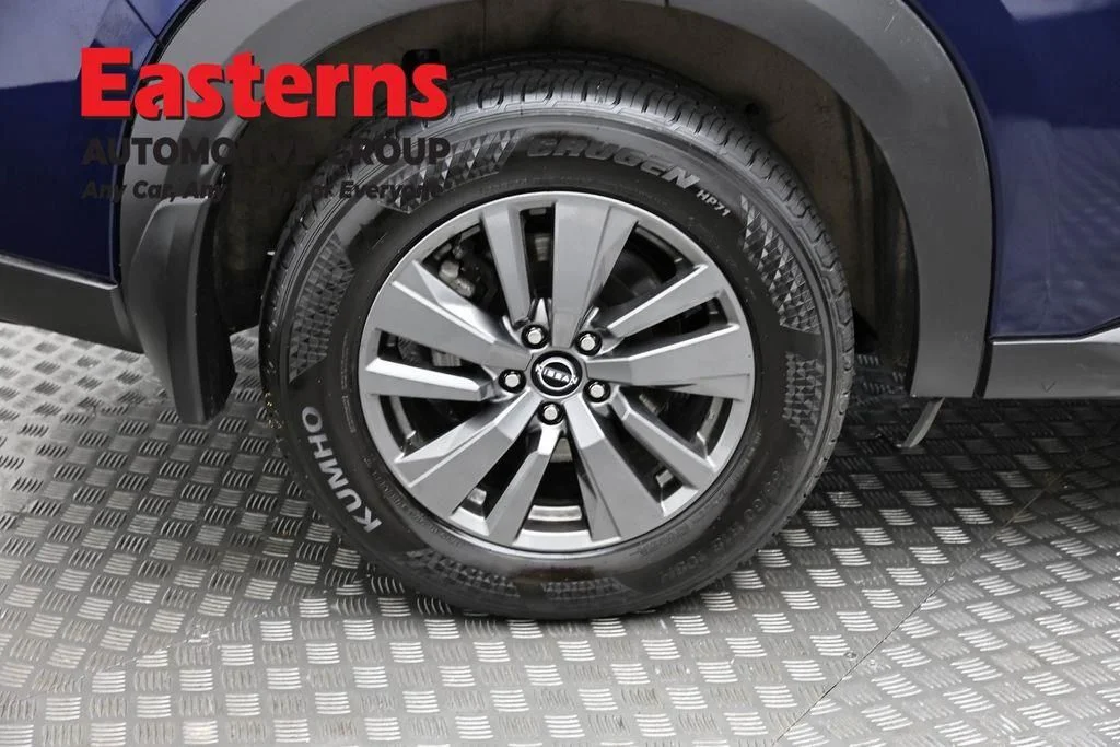 Used 2023 Blue Nissan SV image 32