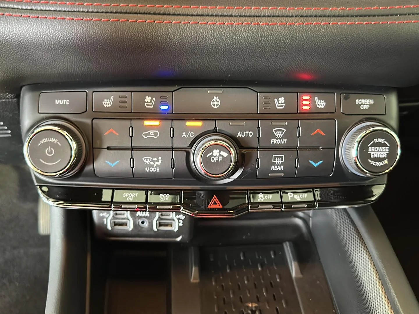 Used 2025 Vapour Grey Dodge R/T image 20