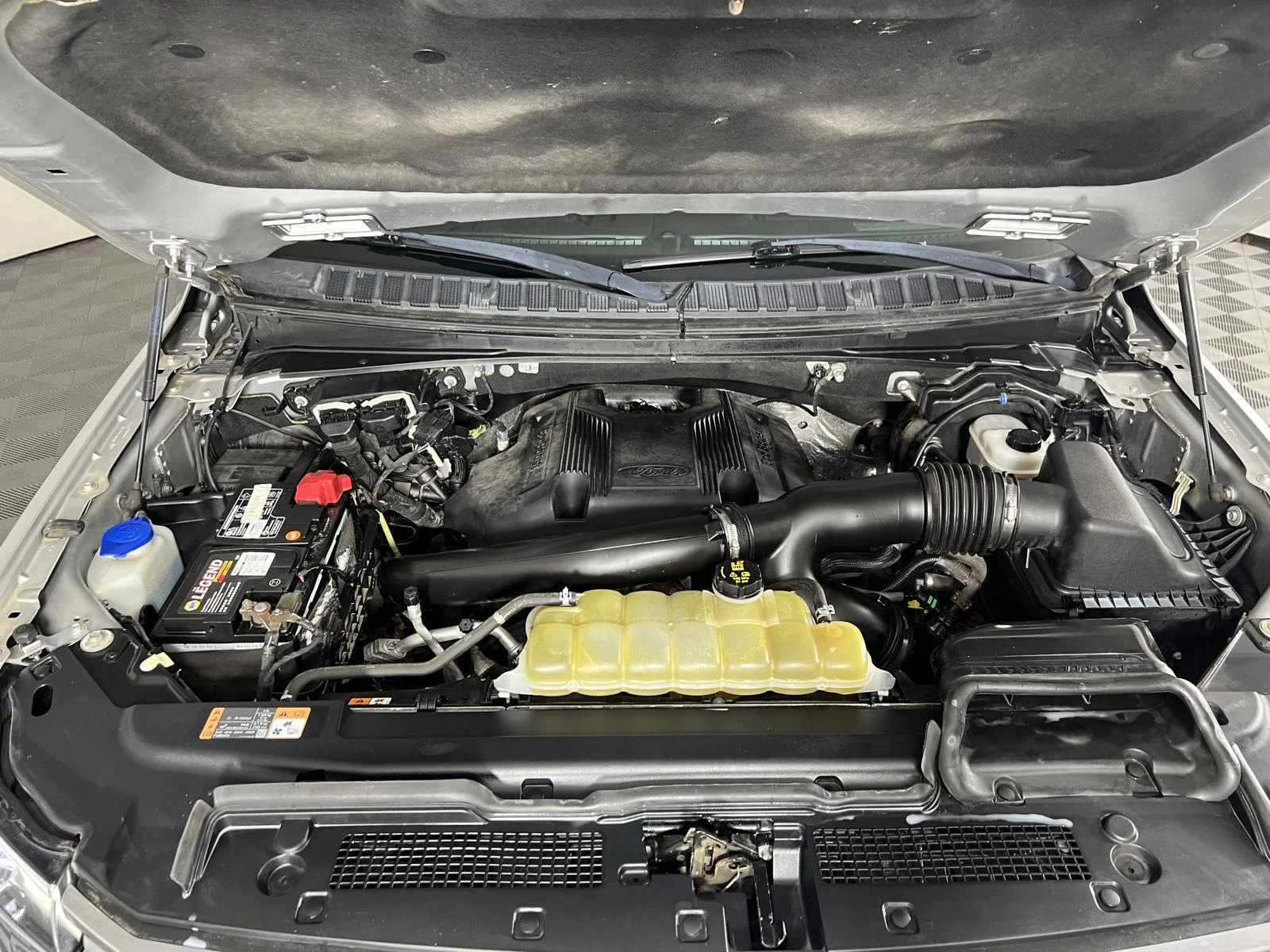 Used 2019 Ingot Silver Ford Limited image 9