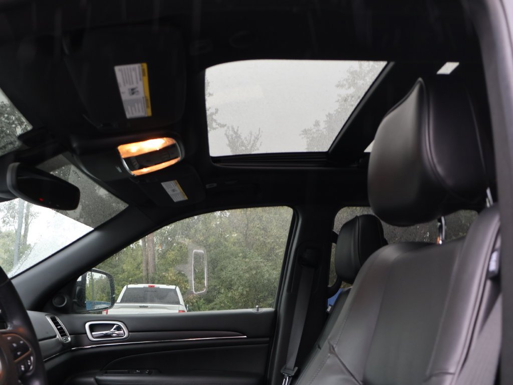 Used 2018 White Jeep Overland image 9