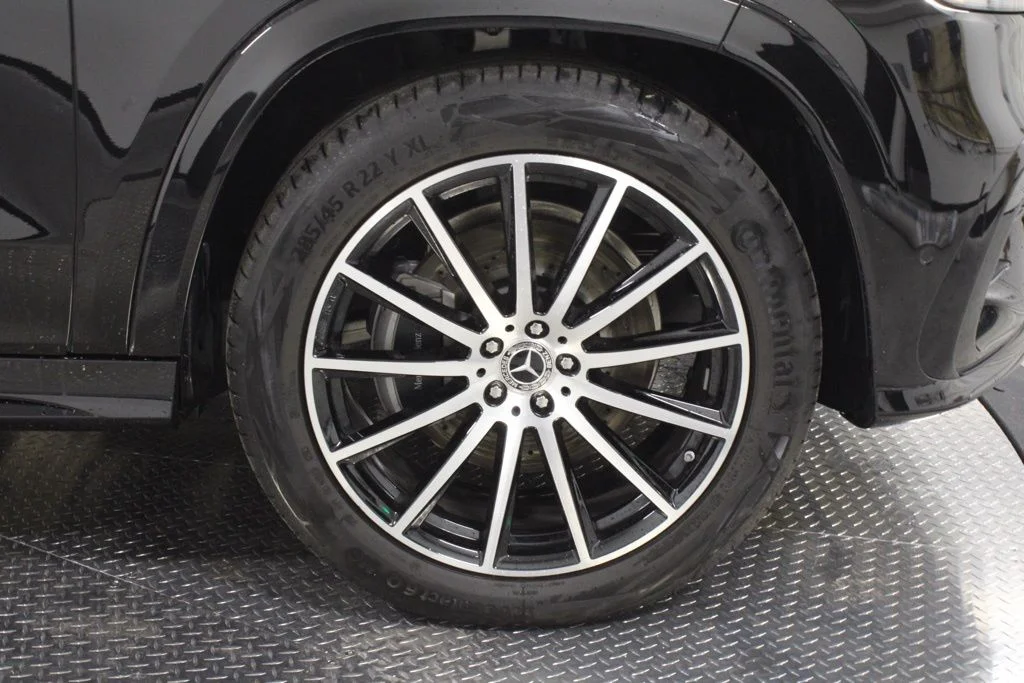 Used 2025 Black Mercedes-Benz GLS 450 image 15
