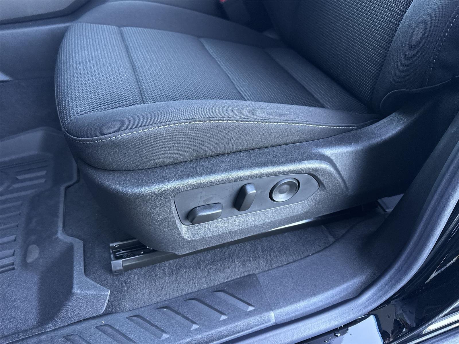 2026 Chevrolet Colorado LT - Photo 24