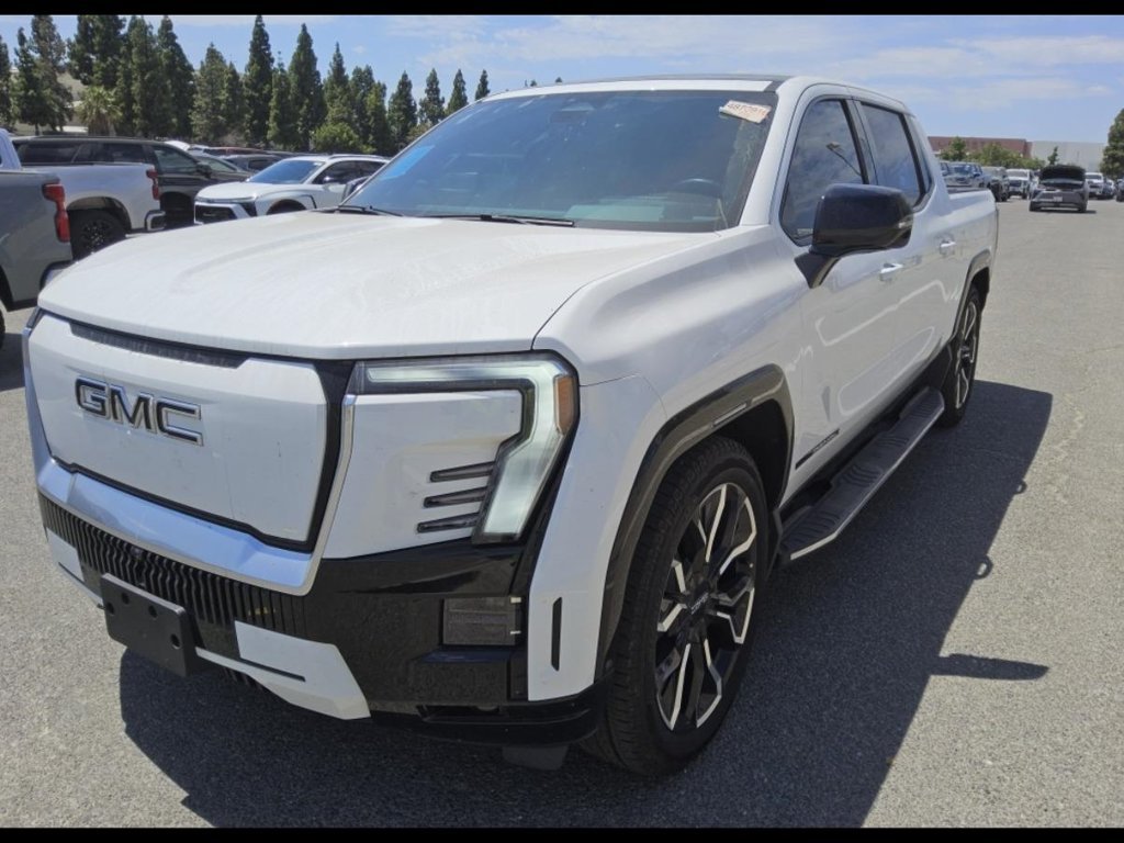 Used 2025 White GMC Denali image 2
