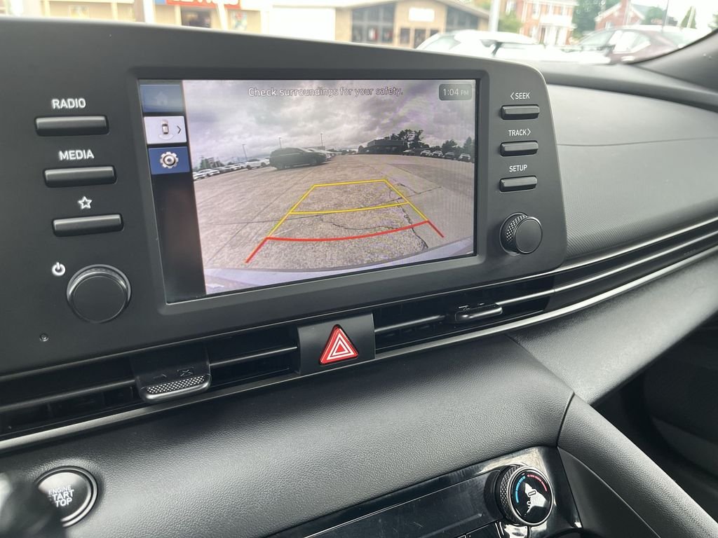 2025 Hyundai Elantra SEL - Photo 17