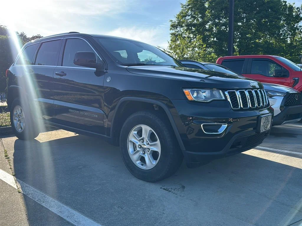 2017 Jeep Grand Cherokee Laredo E 4WD's photo